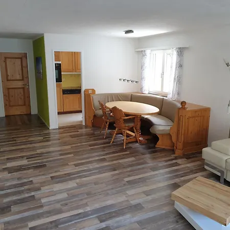 Haus St.martin דירה